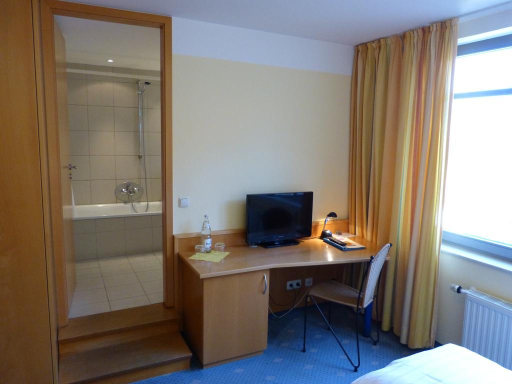 Forsthaus Bergedorf Hotell Hamburg-Harburg Rum bild
