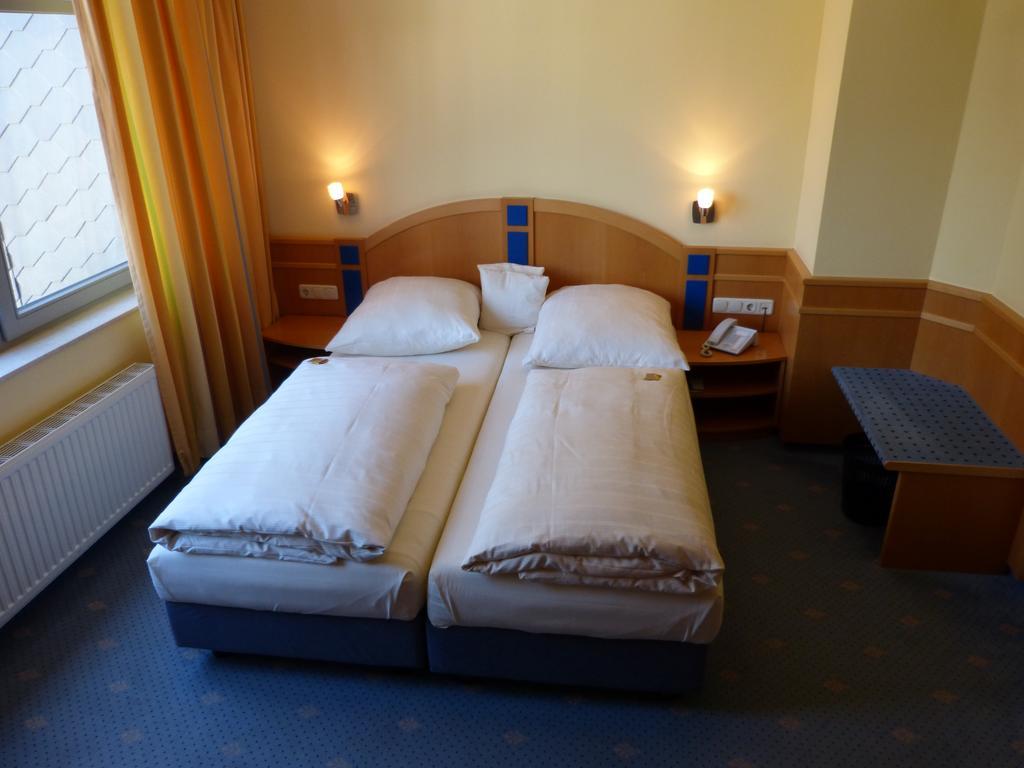Forsthaus Bergedorf Hotell Hamburg-Harburg Rum bild