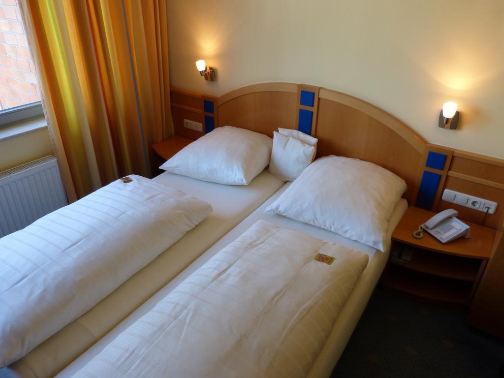 Forsthaus Bergedorf Hotell Hamburg-Harburg Rum bild